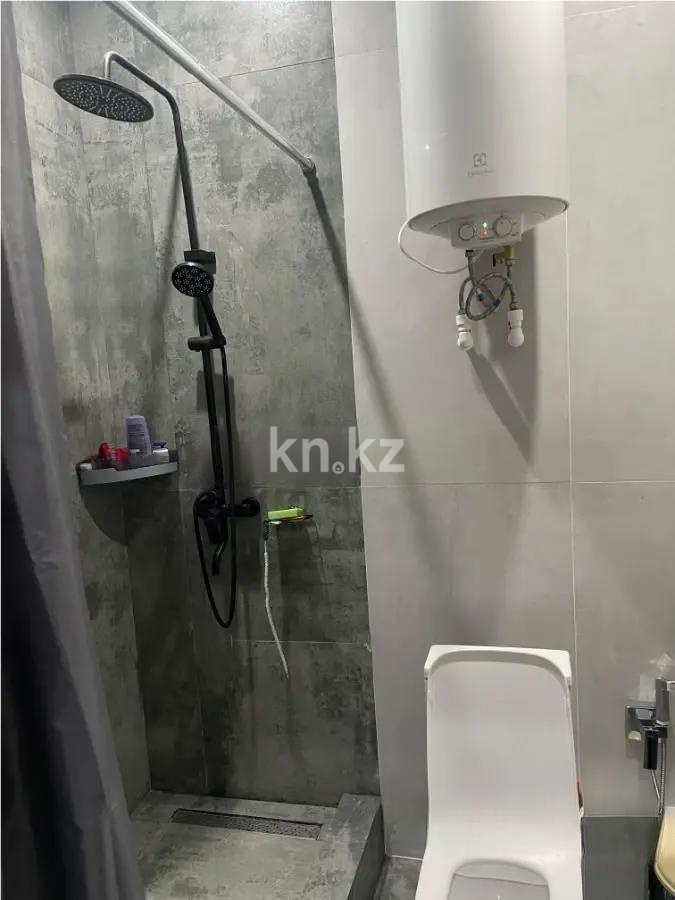 Продажа 1-комнатной квартиры, 38 м², пр. Шахтеров, дом  20/4 в Караганде - фото 4