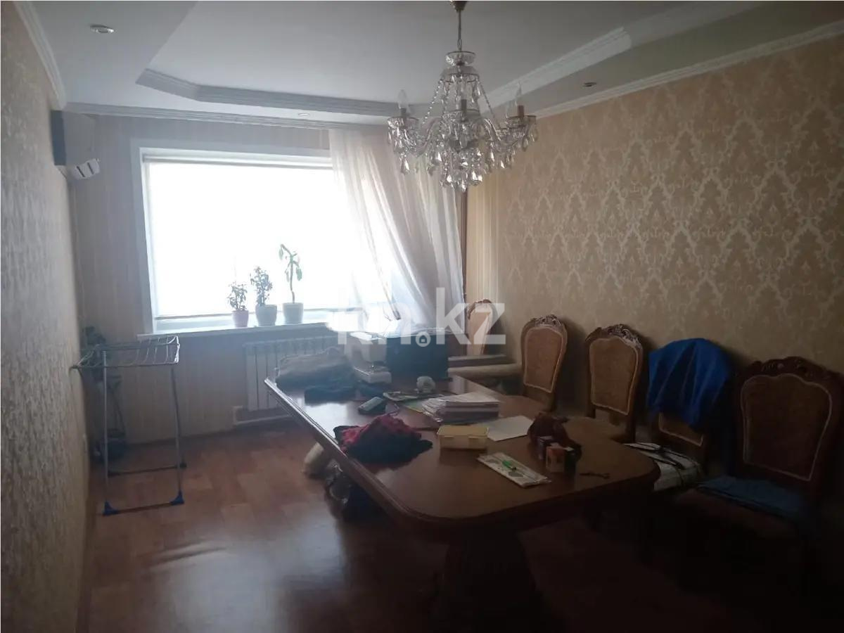 Продажа 5-комнатной квартиры, 90 м², ул. Университетская, дом  17/2 в Караганде