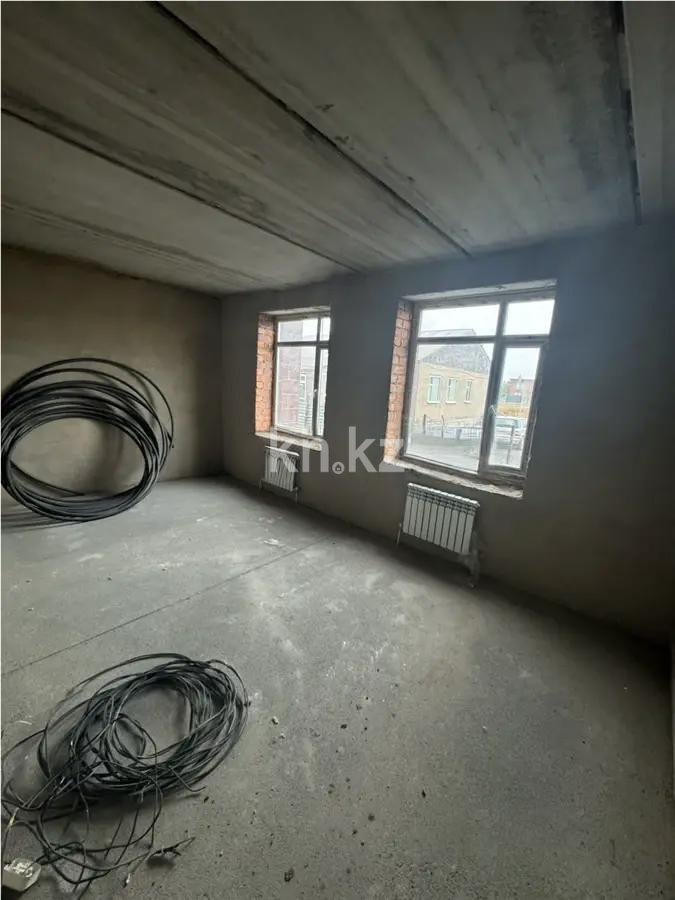 Продажа 3-комнатной квартиры, 80 м², ул. Акжан, дом  12 в Астане