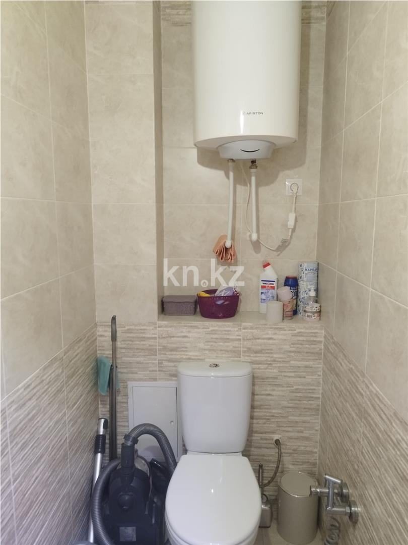 Продажа 3-комнатной квартиры, 70 м², ул. Сарыарка, дом  6 в Караганде - фото 11