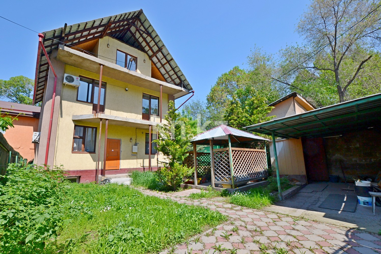 Продажа 8-комнатного дома, 260 м², ул. Шевцовой в Алматы