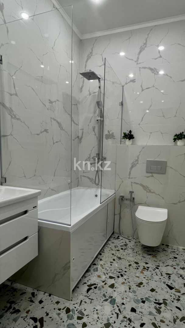 Аренда 1-комнатной квартиры посуточно, 50 м², ул. Бокейхана, дом  24 - пр. Мангилик Ел в Астане - фото 12