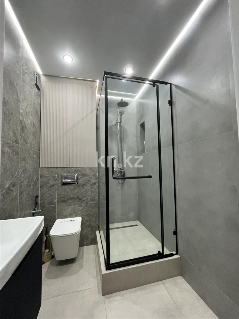 Продажа 4-комнатной квартиры, 110 м², ул. Букетова, дом  60/2 в Караганде - фото 25