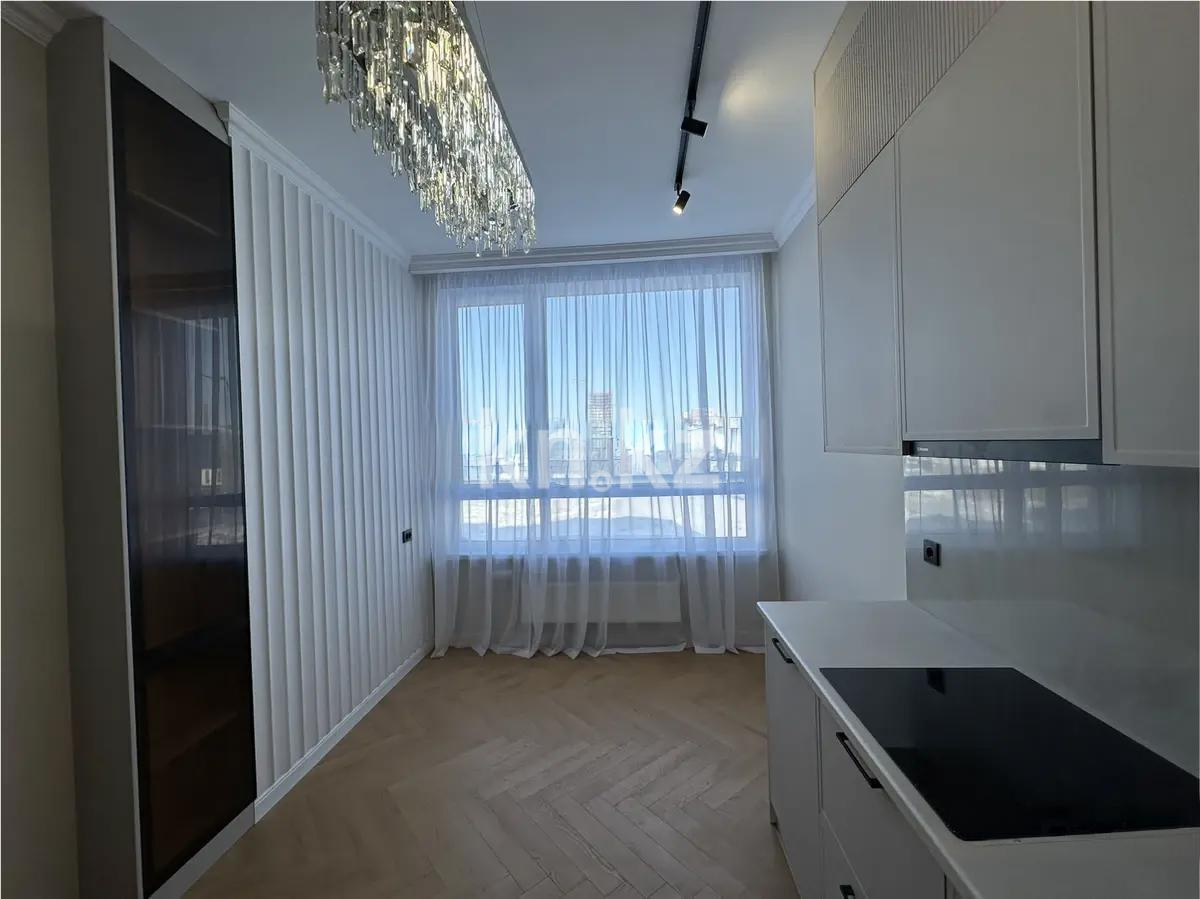 Продажа 5-комнатной квартиры, 126 м², ул. Толе би, дом  35/1 в Астане - фото 3