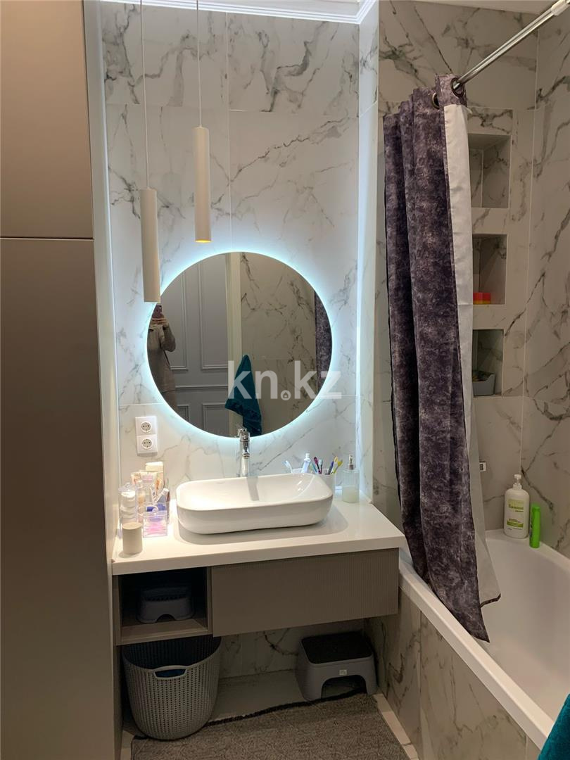 Продажа 2-комнатной квартиры, 68 м², ул. Ашимова, дом  21 в Караганде - фото 9