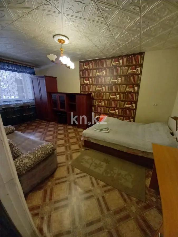 Продажа 1-комнатной квартиры, 35 м², мкр-н 6, дом  1 в Караганде