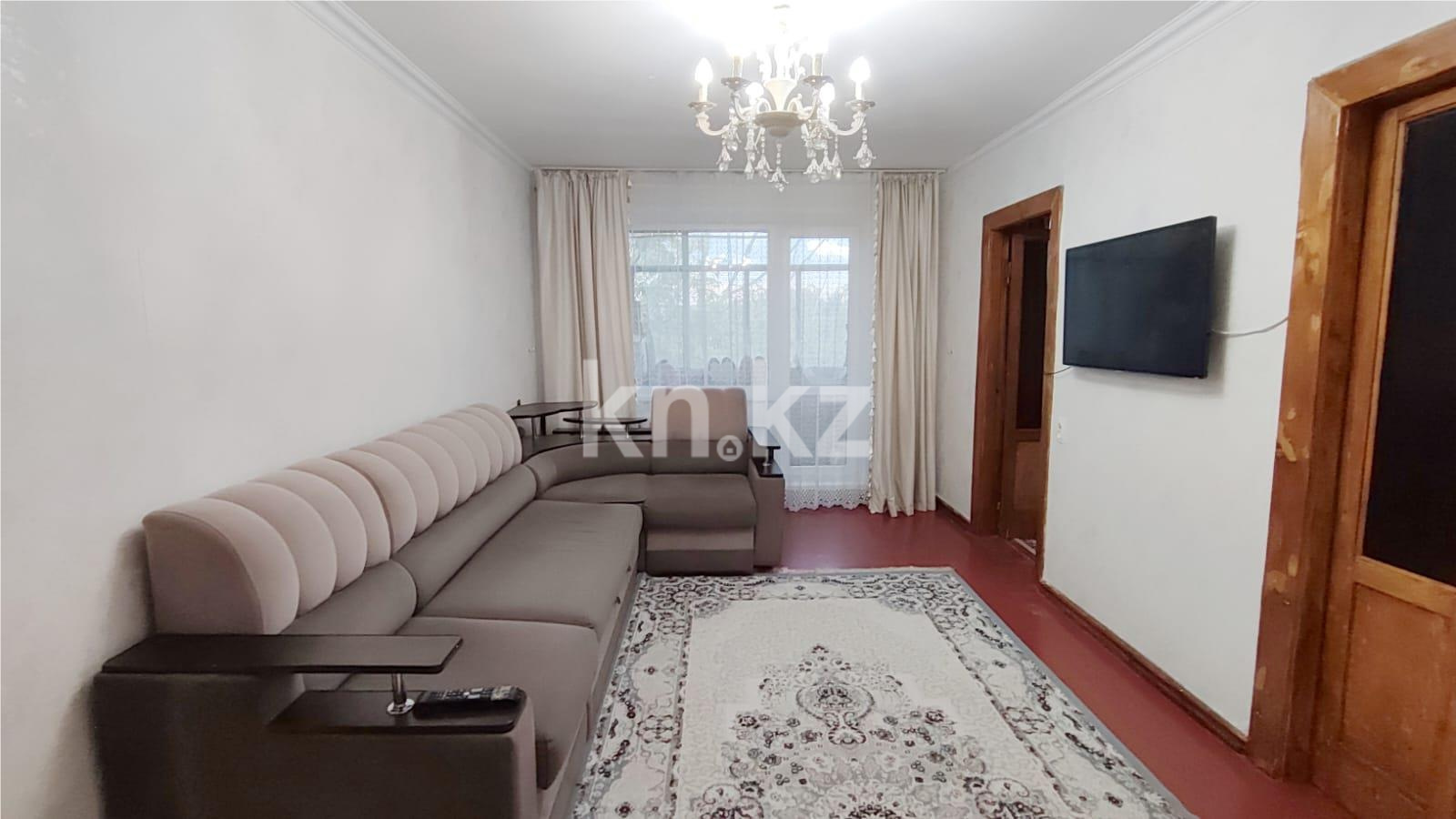 Продажа 4-комнатной квартиры, 61 м², мкр-н 17 в Караганде - фото 2