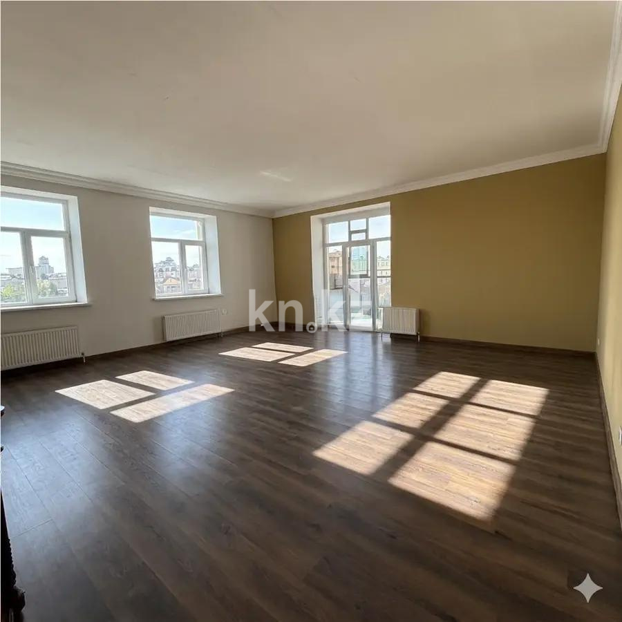 Продажа 4-комнатной квартиры, 228.6 м² в Астане