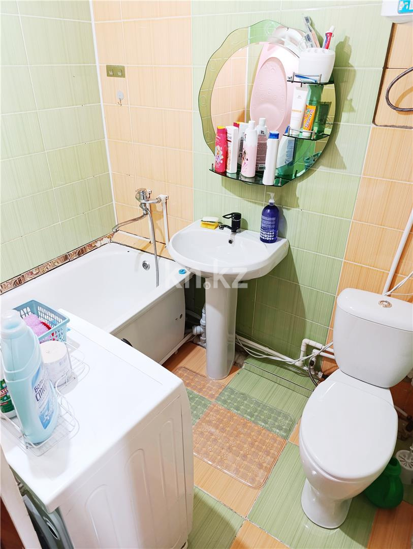 Продажа 3-комнатной квартиры, 59 м², 23-й мкр., дом  8 в Караганде - фото 11