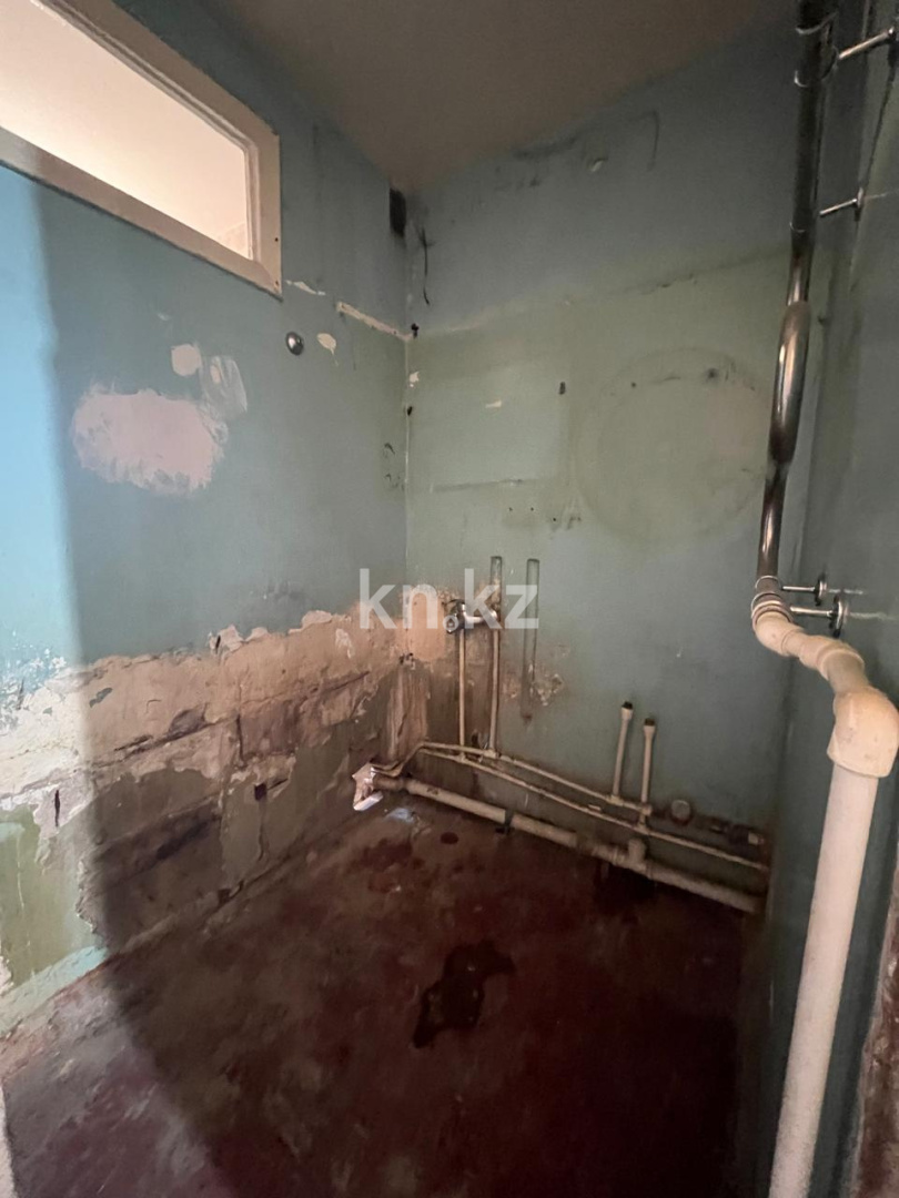 Продажа 3-комнатной квартиры, 63 м², пр. Республики, дом  24 в Караганде - фото 9