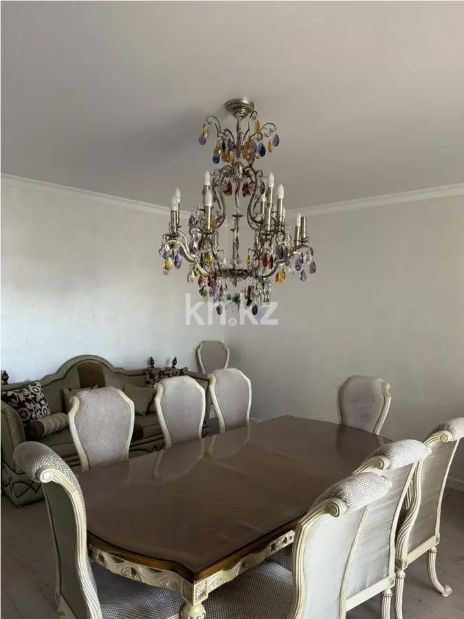 Продажа 5-комнатной квартиры, 263 м², ул. Жанар, дом  37е в Алматы