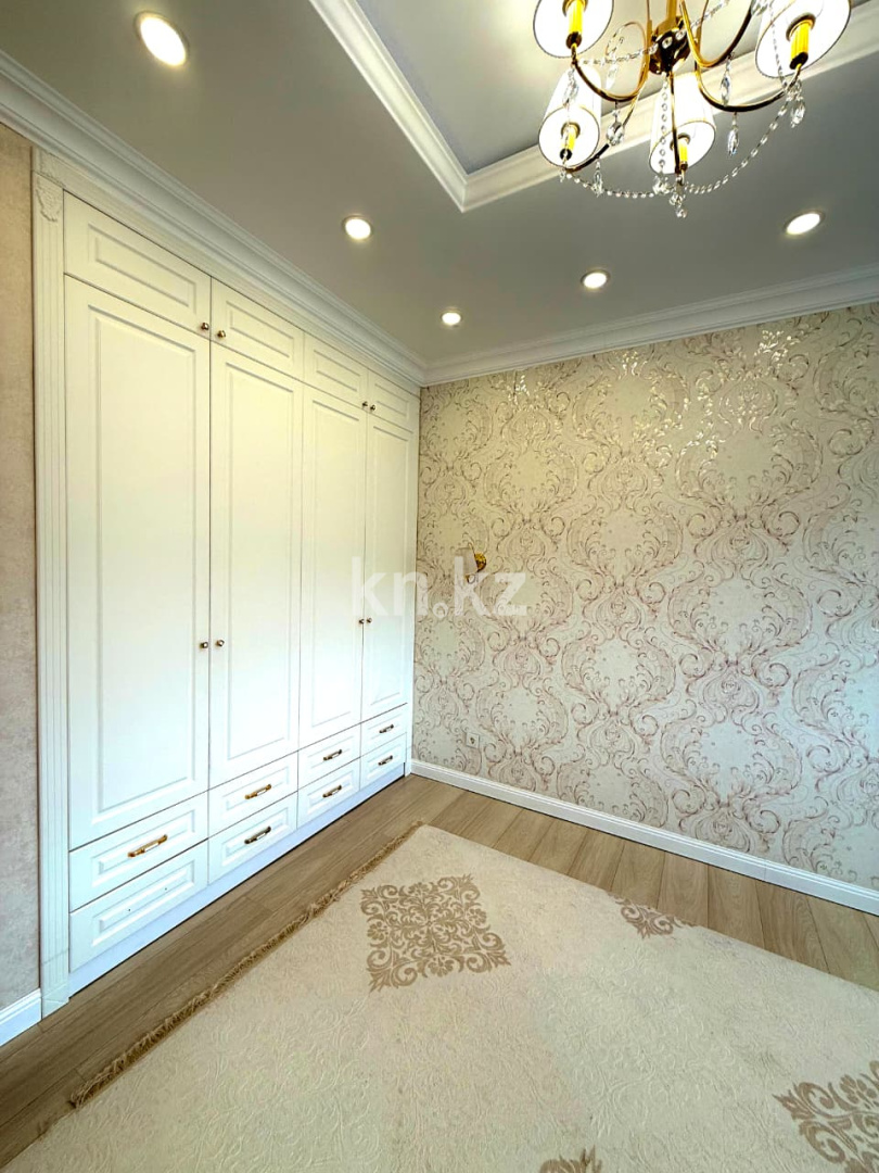 Продажа 4-комнатной квартиры, 140 м², пр. Шахтеров, дом  5/1 в Караганде - фото 14
