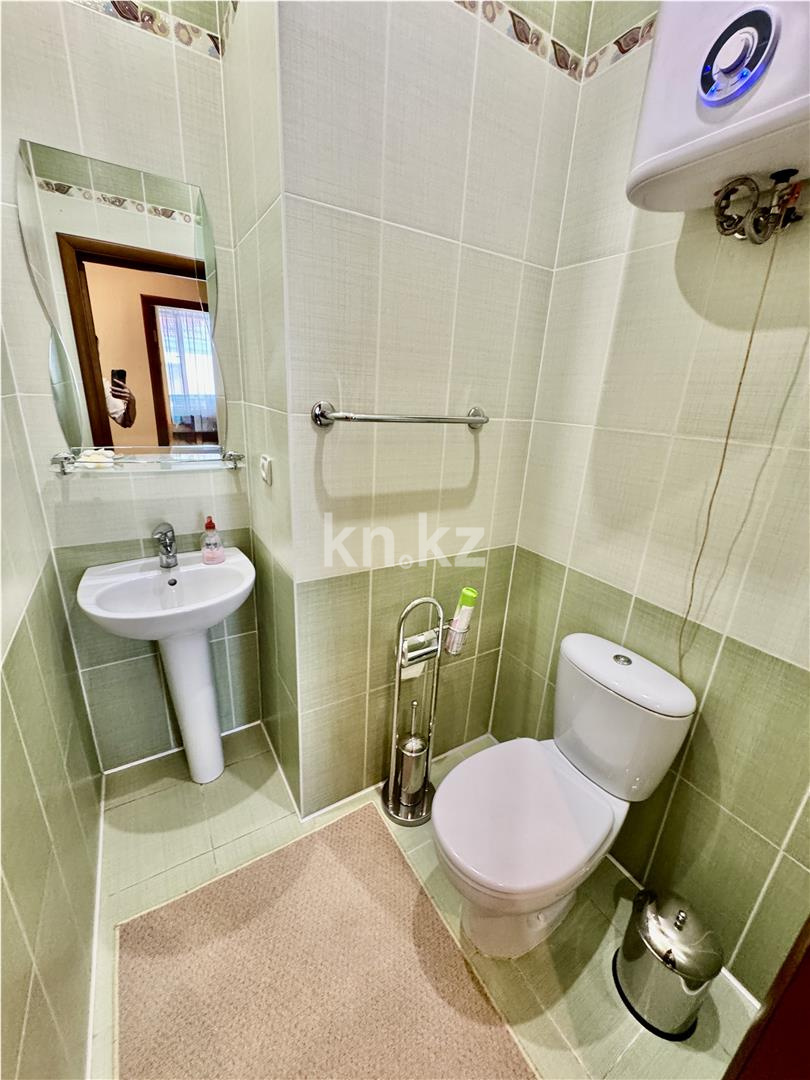 Продажа 3-комнатной квартиры, 132 м², ул. Абая, дом  5 в Караганде - фото 30