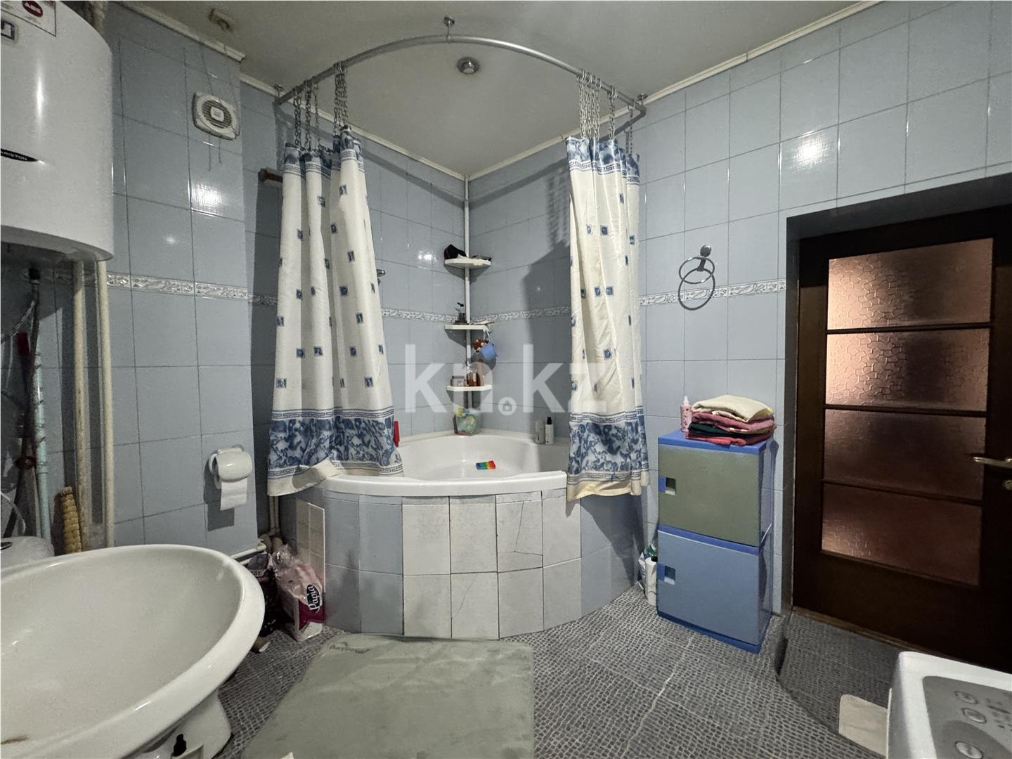 Продажа 3-комнатной квартиры, 65 м², ул. Абая, дом  74 в Караганде - фото 16