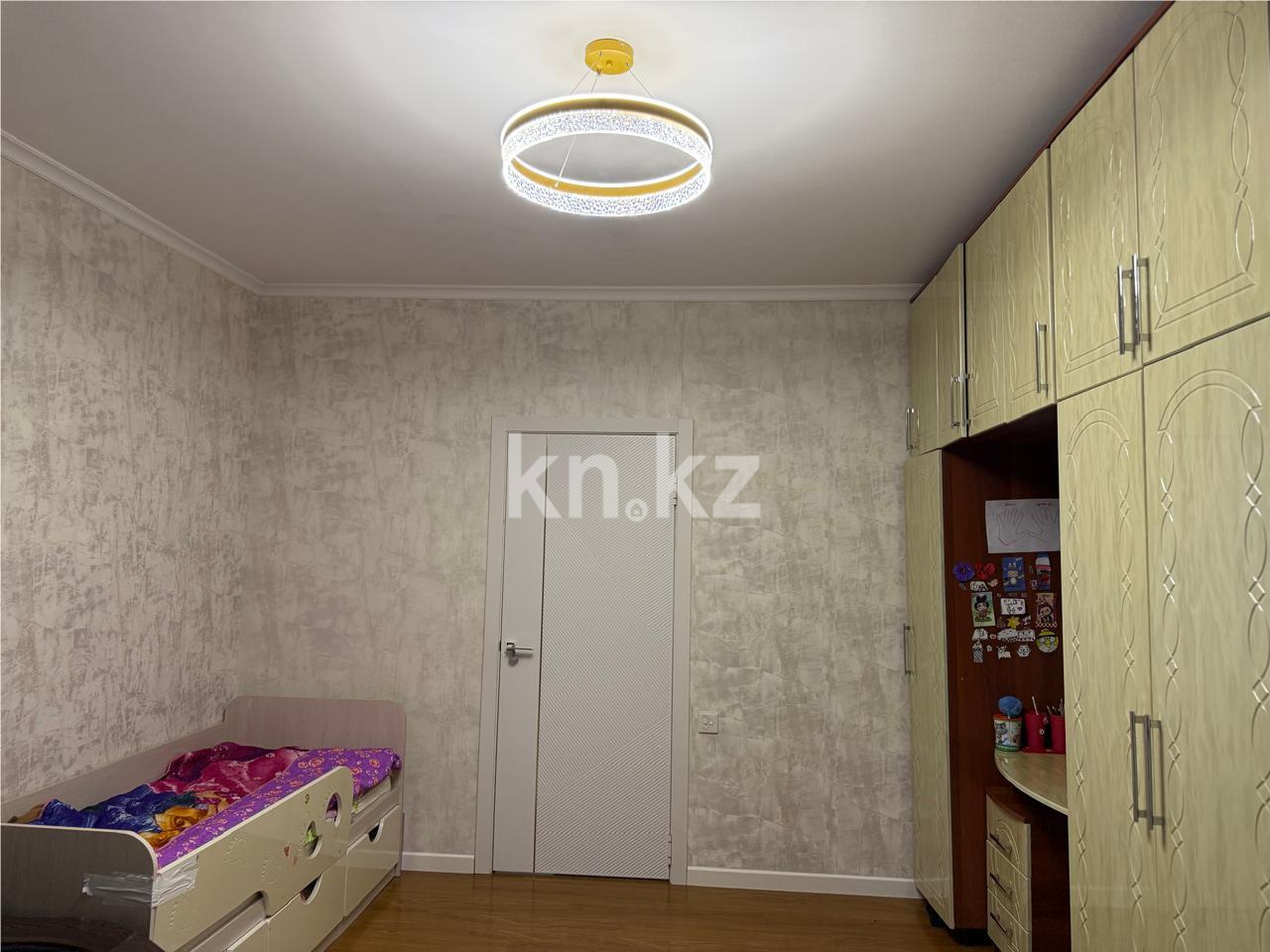 Продажа 3-комнатной квартиры, 90 м², пр. Шахтеров в Караганде - фото 9