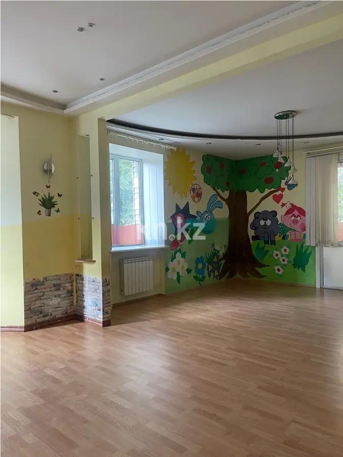 Продажа 5-комнатной квартиры, 136.3 м², пр. Абая, дом  28 в Астане