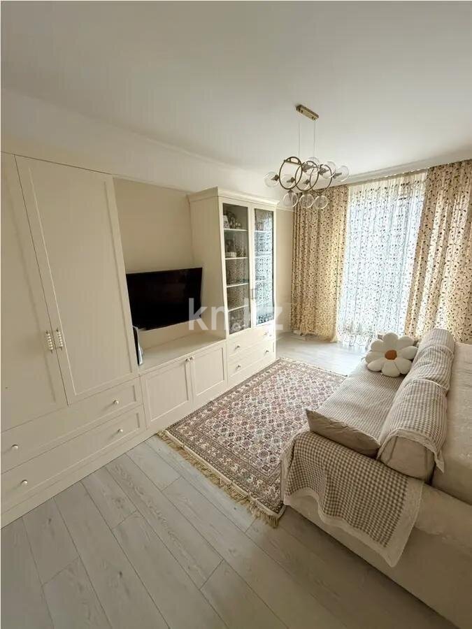 Продажа 6-комнатной квартиры, 200 м² в Астане