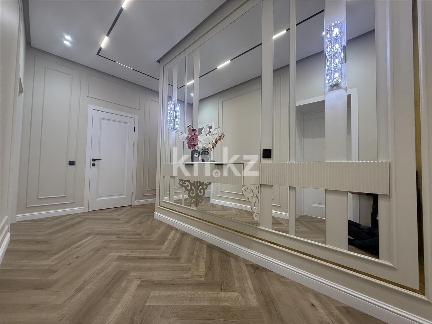 Продажа 4-комнатной квартиры, 120 м², ул. Ашимова, дом  13 в Караганде - фото 27