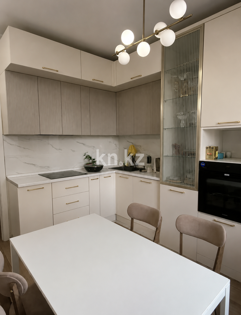 Аренда 2-комнатной квартиры, 61 м² в Астане