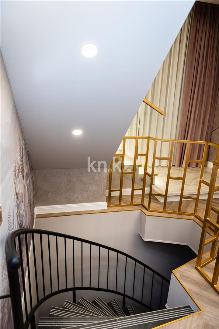 Продажа 6-комнатной квартиры, 345 м², ул. Муканова, дом  53 в Караганде - фото 40