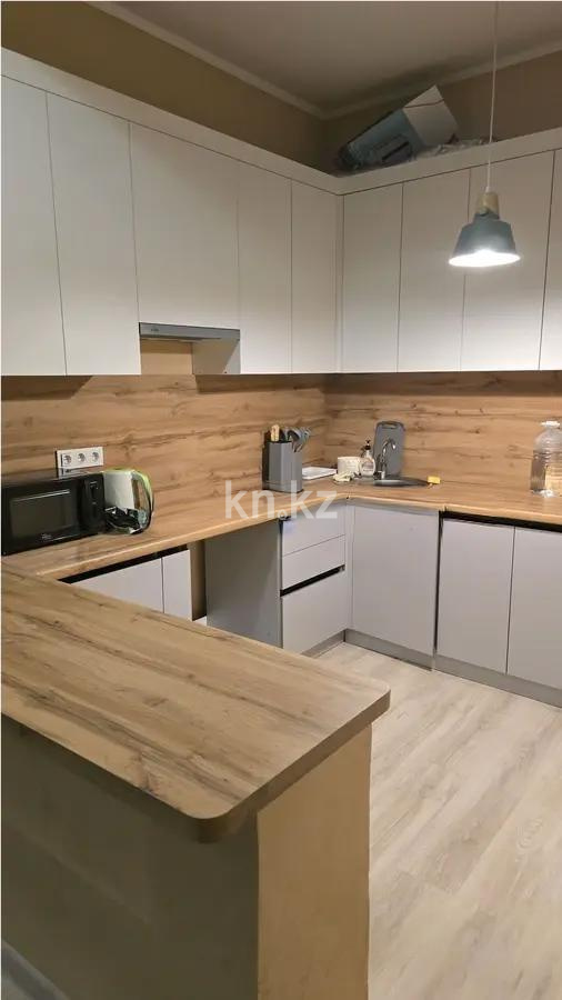 Продажа 2-комнатной квартиры, 70 м², ул. Варламова, дом  1/3а в Алматы - фото 2