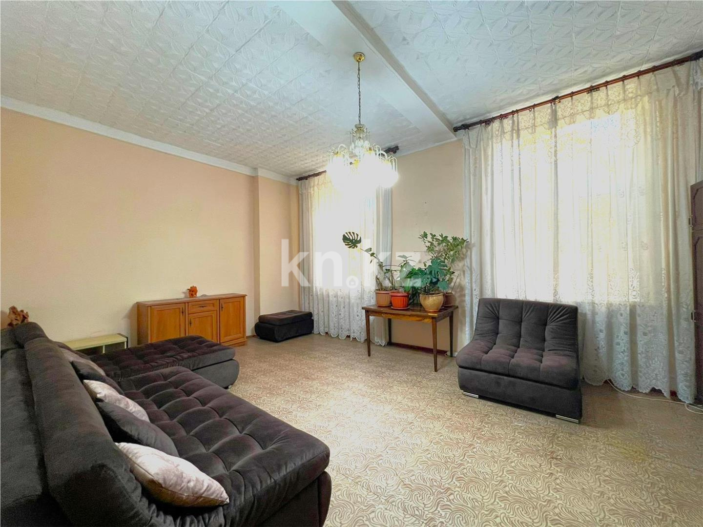 Продажа 3-комнатной квартиры, 90 м² в Караганде