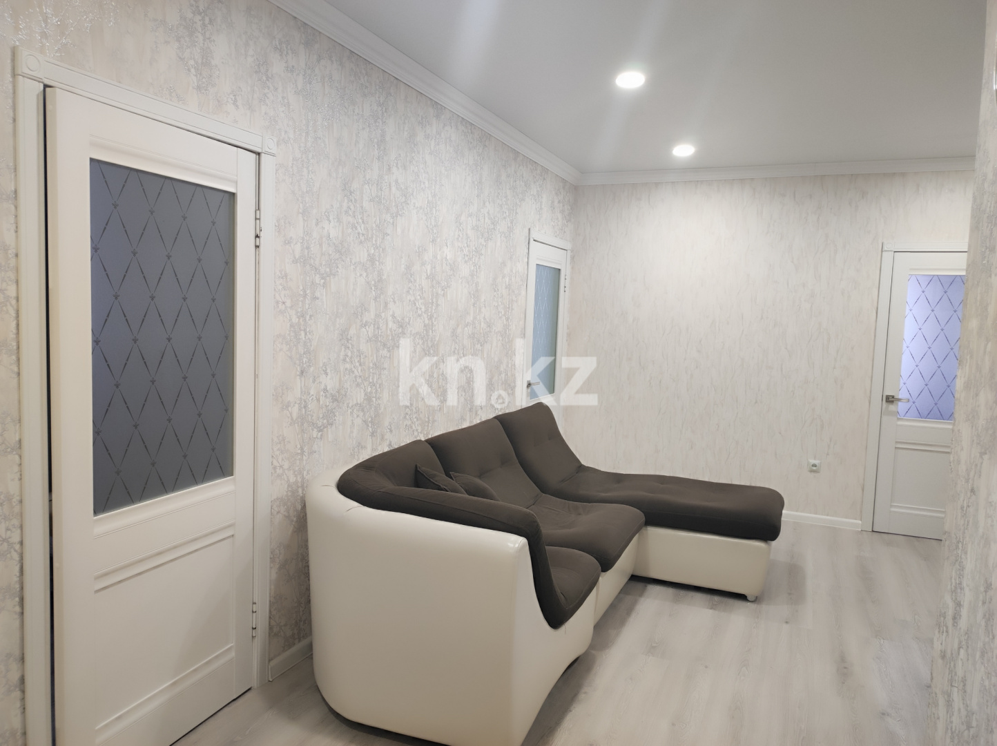 Продажа 4-комнатной квартиры, 77 м² в Караганде - фото 3