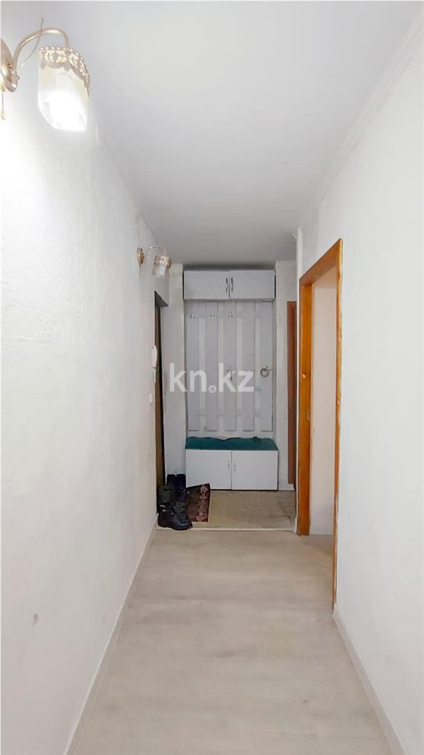 Продажа 3-комнатной квартиры, 57 м², мкр-н 13, дом  33 в Караганде - фото 5