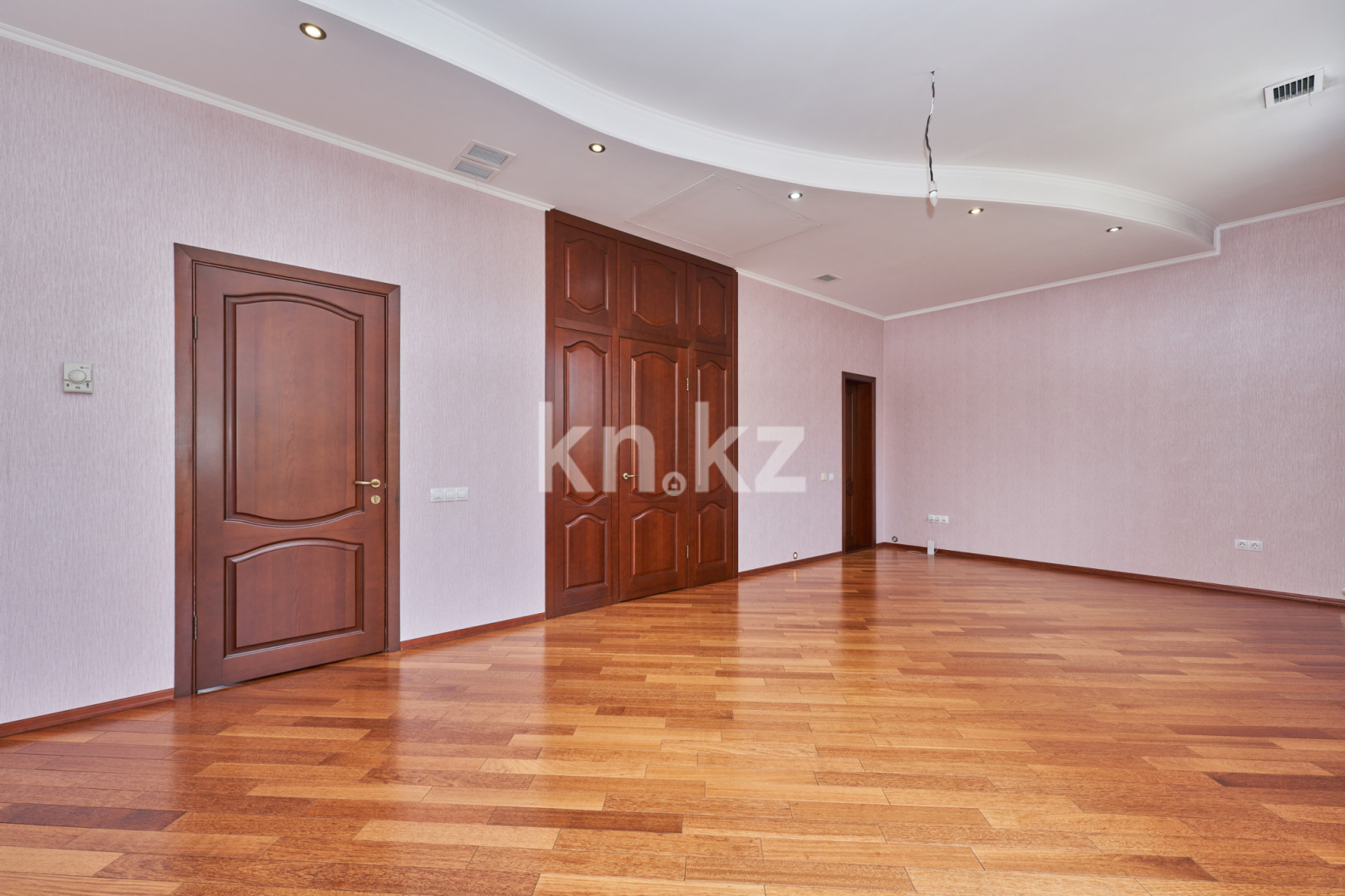 Продажа 10-комнатного дома, 805 м², ул. Ладушкина, дом  120/27 в Алматы - фото 18