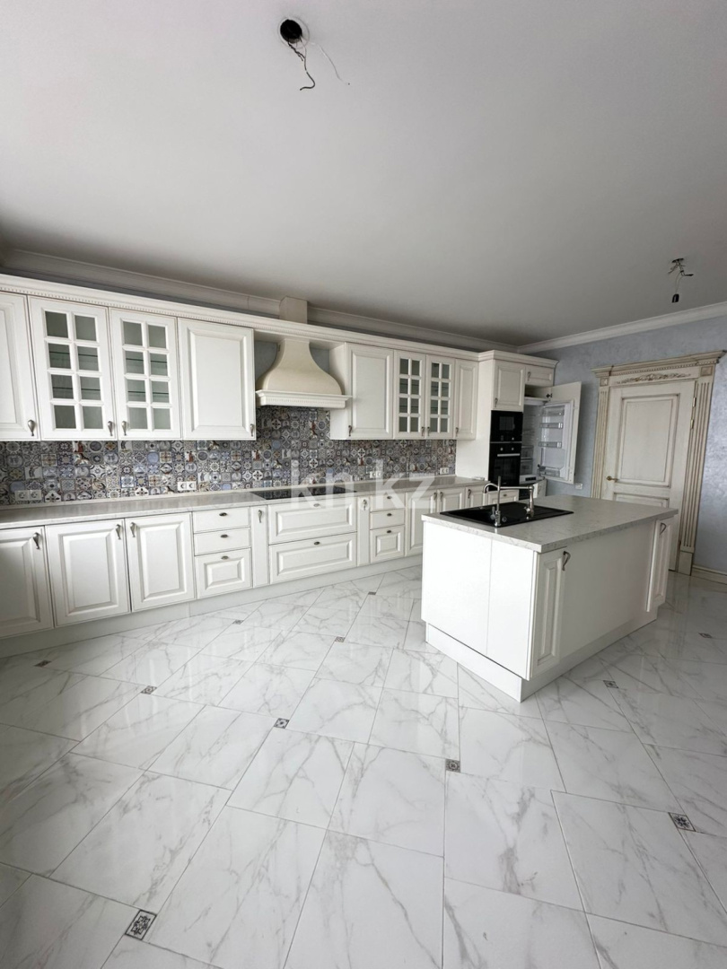 Продажа 4-комнатной квартиры, 300 м², Рахимжана Кошкарбаева в Астане - фото 15