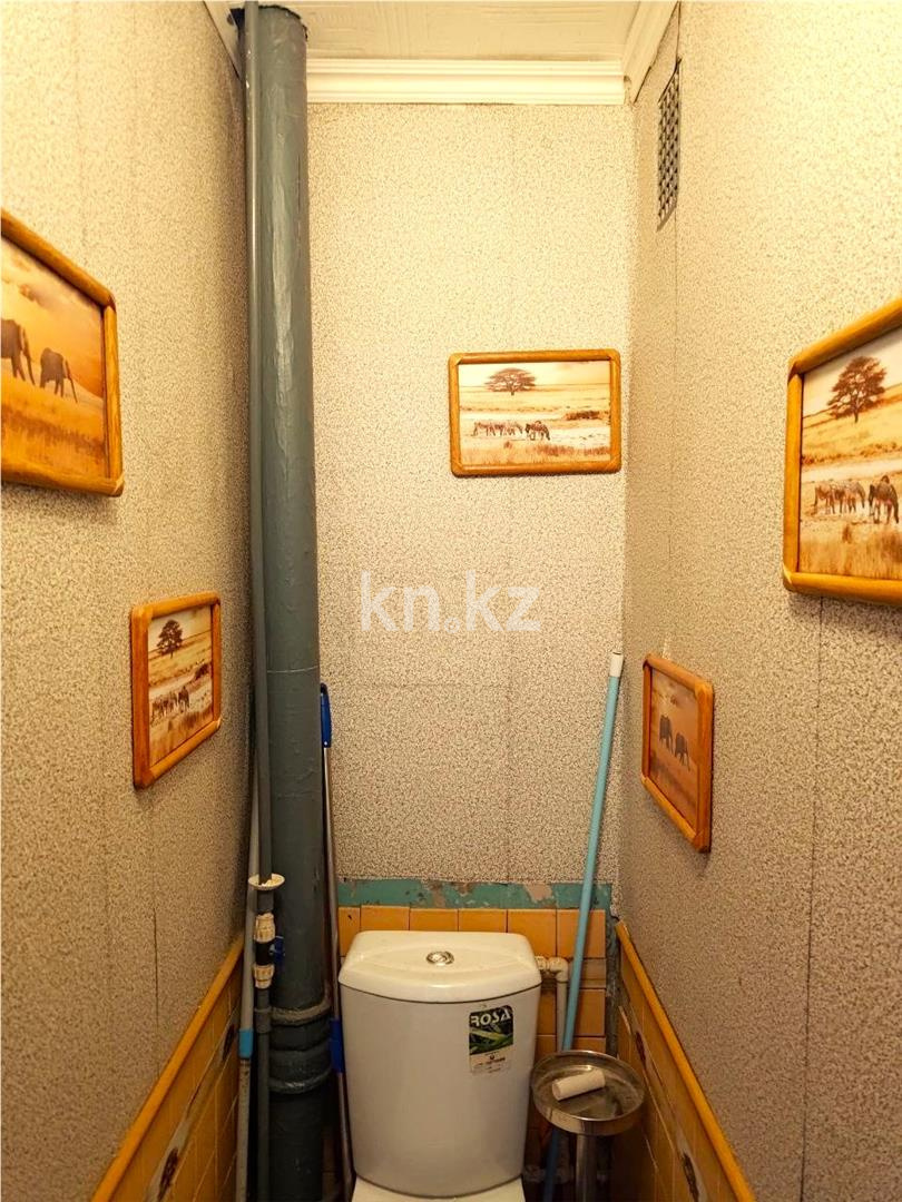 Продажа 1-комнатной квартиры, 31 м², 23 мкр., дом  39а в Караганде - фото 11