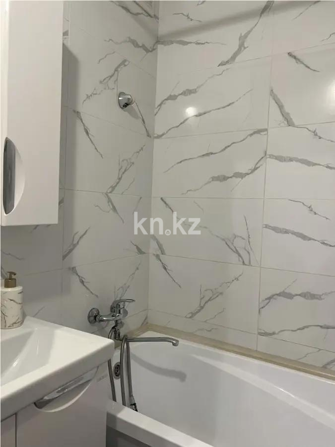 Продажа 3-комнатной квартиры, 64 м², ул. 9-й мкр., дом  38 в Темиртау - фото 5