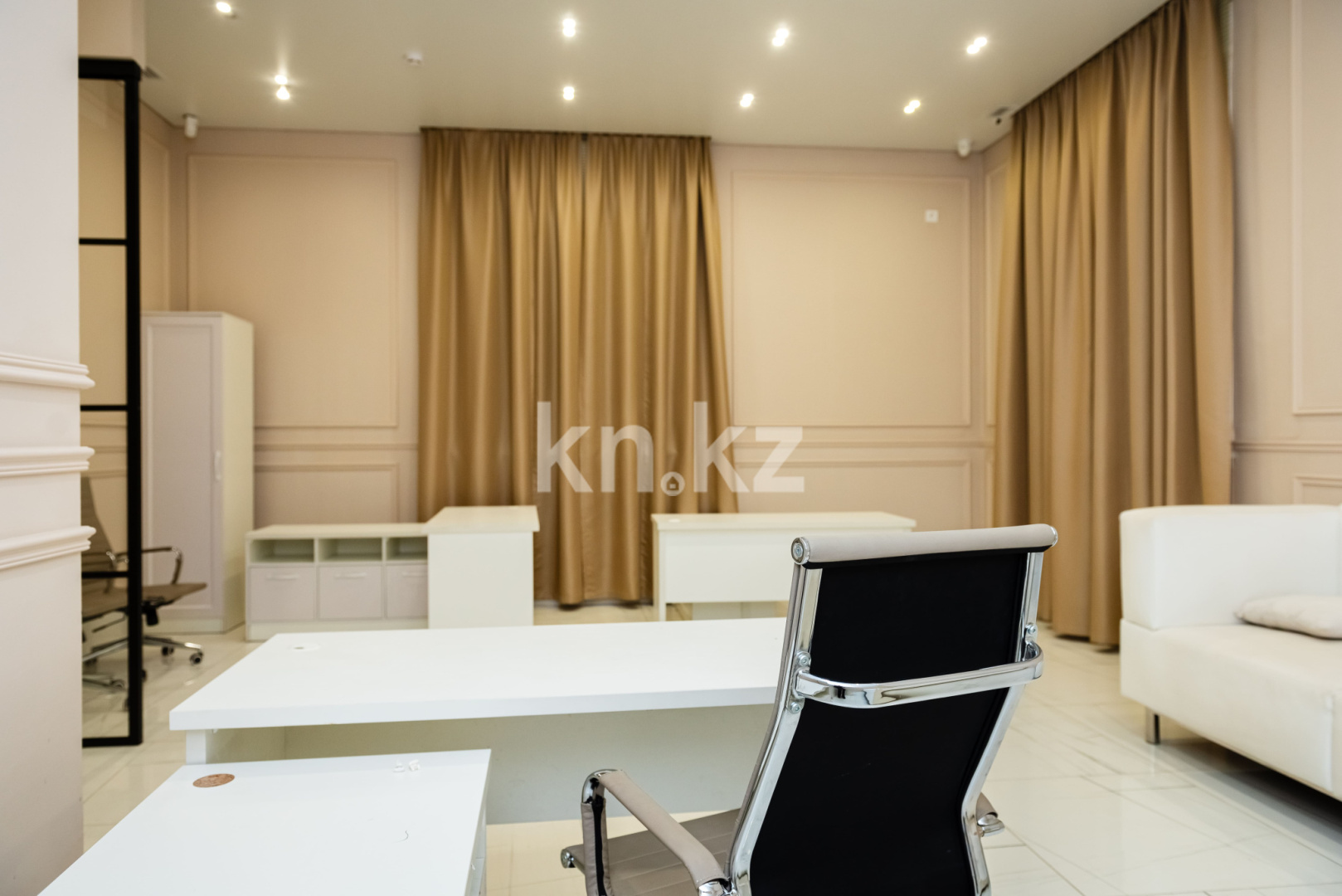 Продажа , 300 м², ул. Муканова, дом  53 в Караганде - фото 18