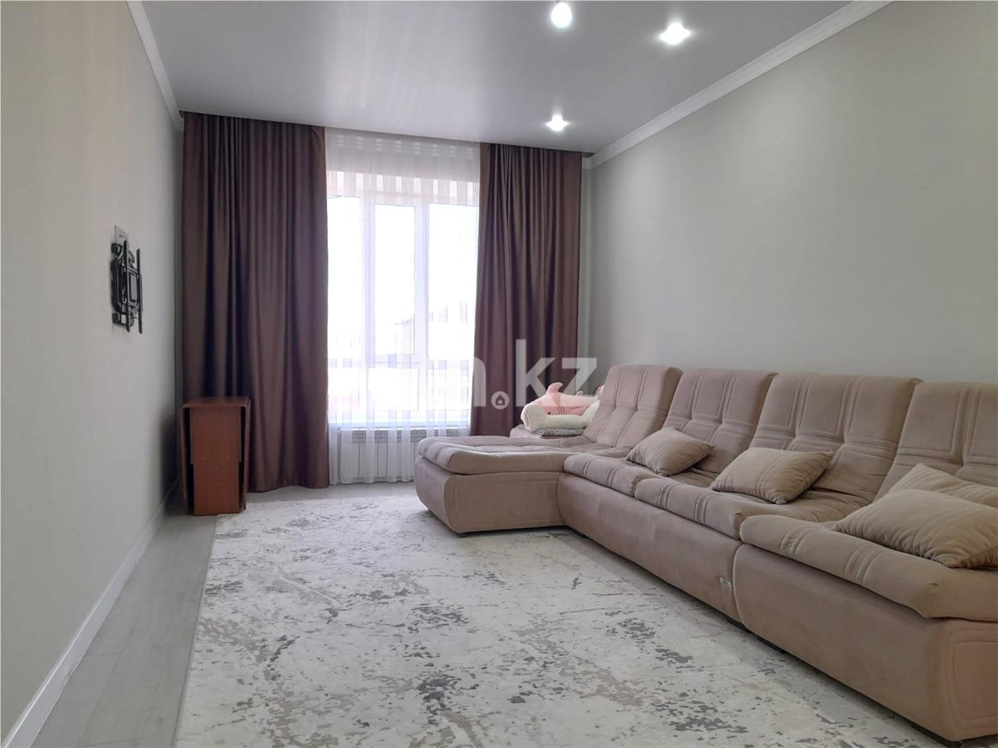 Продажа 3-комнатной квартиры, 94 м², ул. Муканова в Караганде