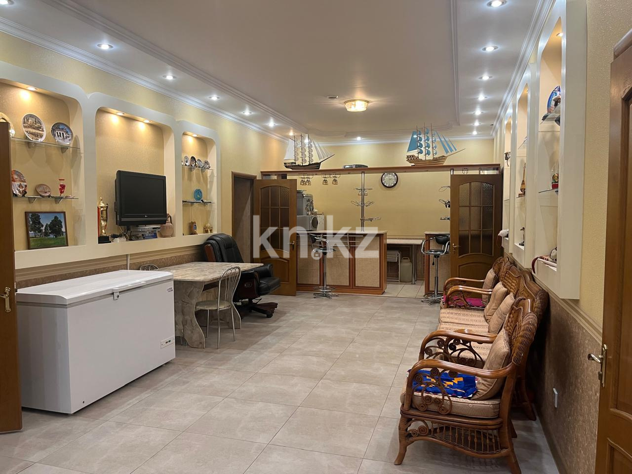 Продажа 7-комнатного дома, 470 м², ул. Университетская в Караганде - фото 17