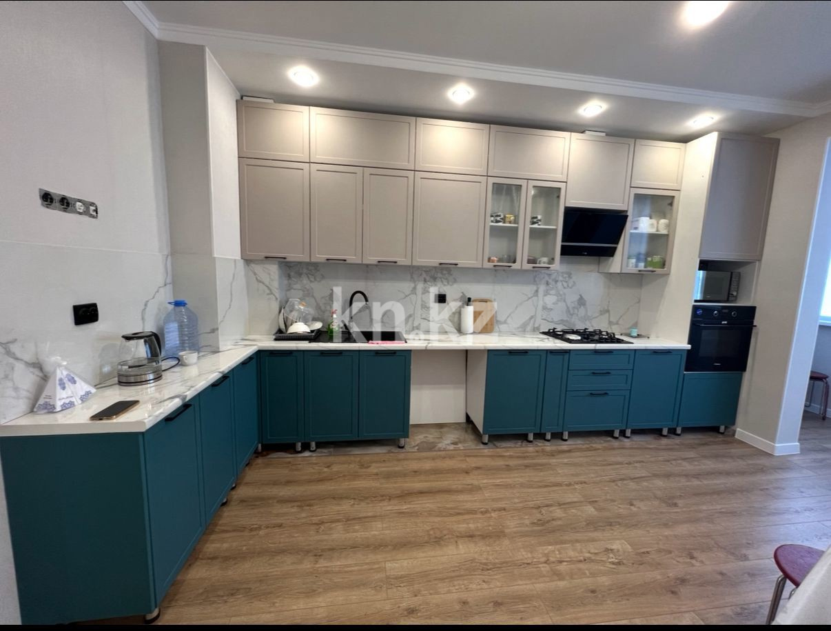 Продажа 3-комнатной квартиры, 100 м², ул. Ескалиева, дом  149 в Уральске