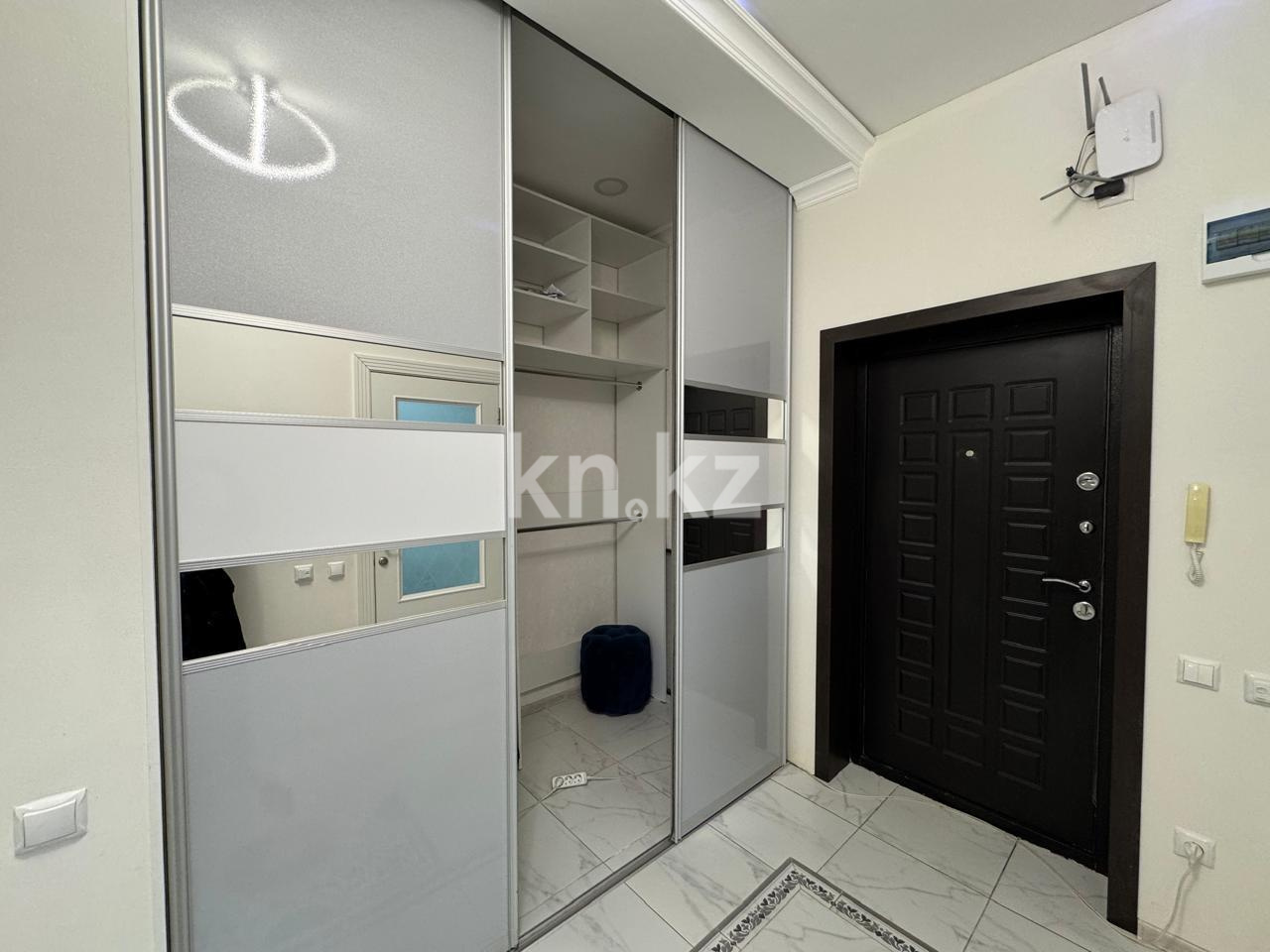 Продажа 2-комнатной квартиры, 65 м², мкр-н Степной-2, дом  2/4 в Караганде - фото 11