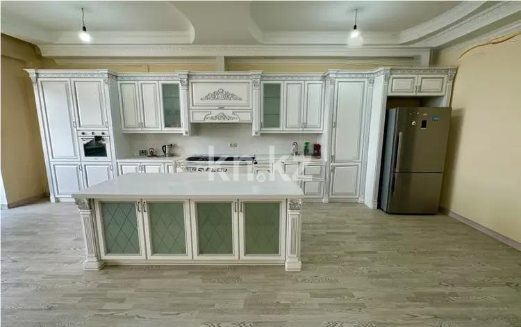 Продажа 4-комнатной квартиры, 192.8 м² в Алматы