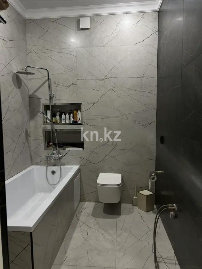 Продажа 4-комнатной квартиры, 121.1 м², пр. Тауелсыздык, дом  56/2 в Астане - фото 8