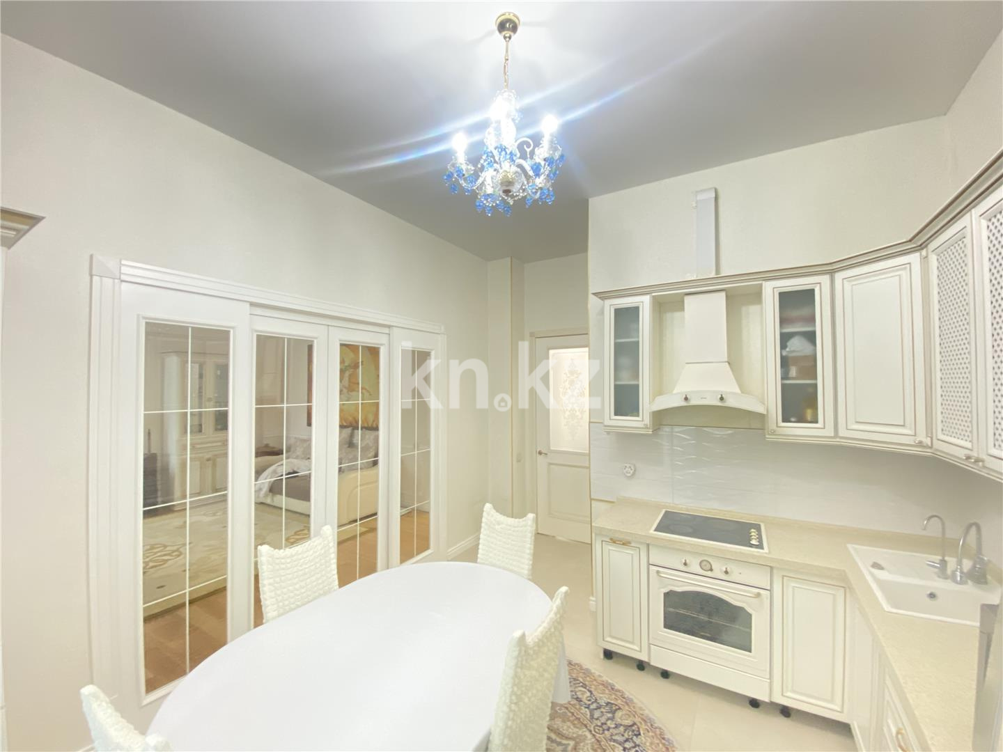 Продажа 4-комнатной квартиры, 151 м², пр. Кабанбай батыра в Астане - фото 2