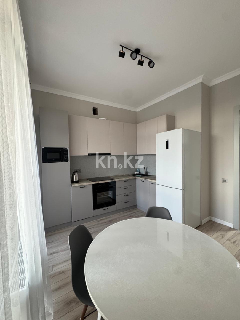 Аренда 1-комнатной квартиры, 38 м² в Астане