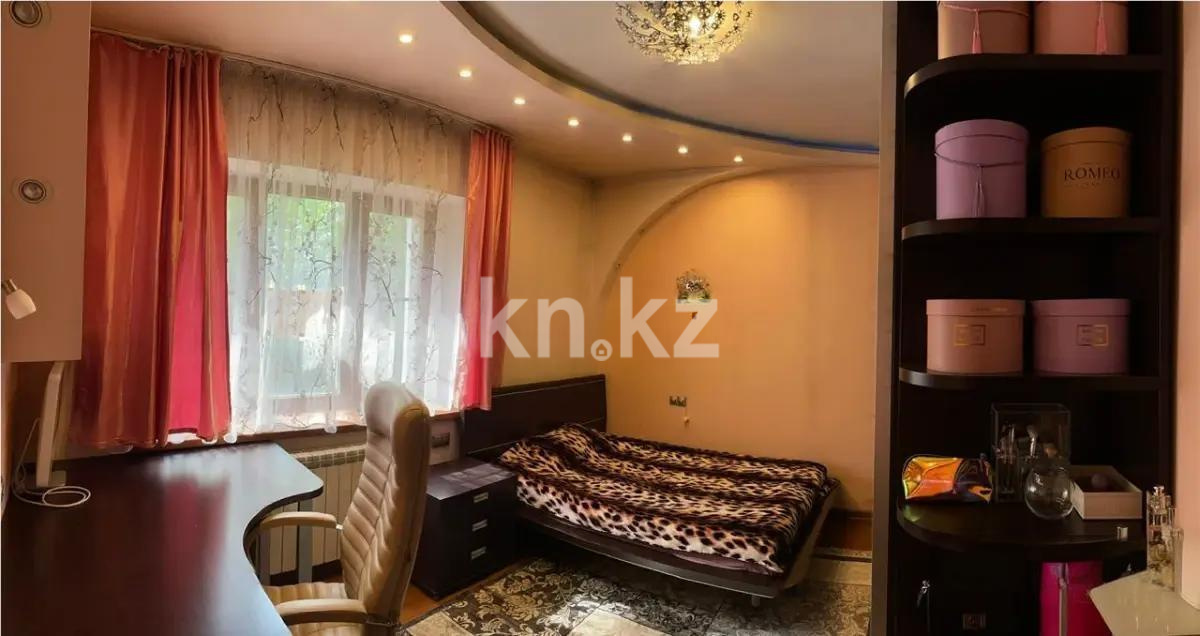 Продажа 5-комнатной квартиры, 130 м², ул. Курмангазы, дом  32 в Алматы - фото 3