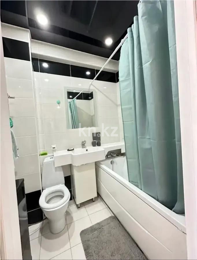 Продажа 2-комнатной квартиры, 49 м², ул. Толе би, дом  298 в Алматы - фото 3