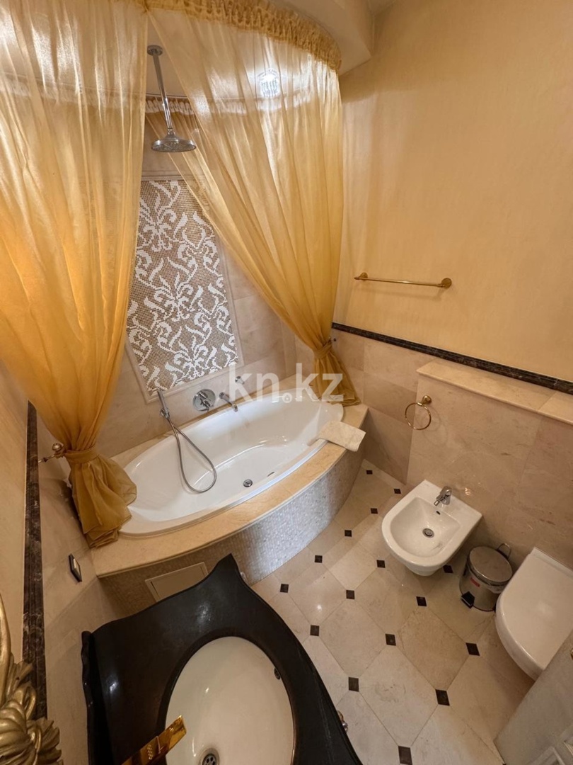 Продажа 5-комнатной квартиры, 206.5 м² в Астане - фото 13