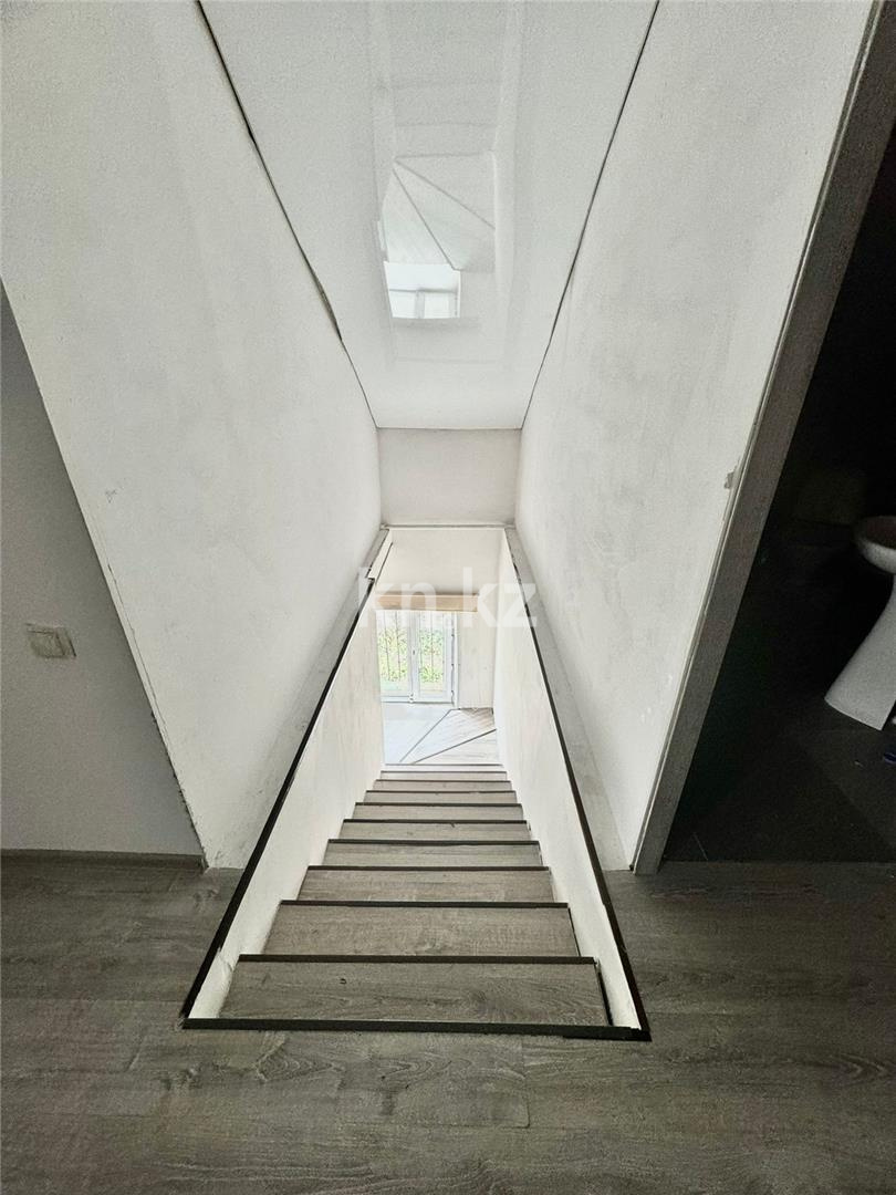 Продажа 6-комнатного дома, 260 м², ул. Ондасынова в Караганде - фото 23