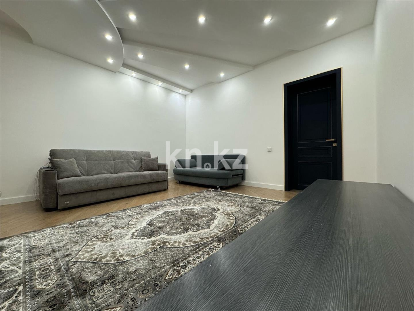 Продажа 4-комнатной квартиры, 198.9 м², ул. Иманова в Астане - фото 6