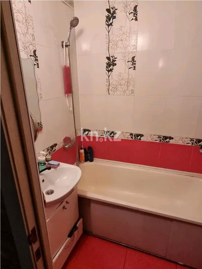 Продажа 2-комнатной квартиры, 48 м², мкр-н Голубые Пруды, дом  6 в Караганде - фото 4