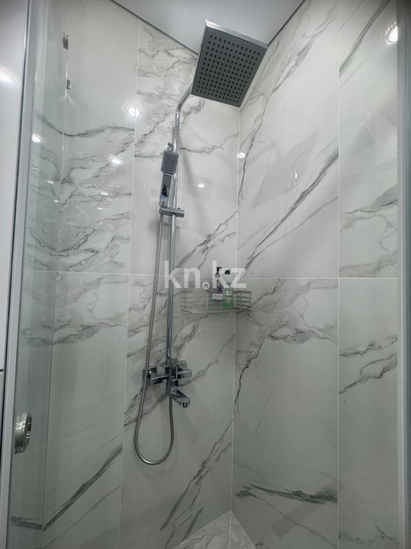 Аренда 1-комнатной квартиры посуточно, 51 м², ул. Курмангазы, дом  98 в Уральске - фото 8