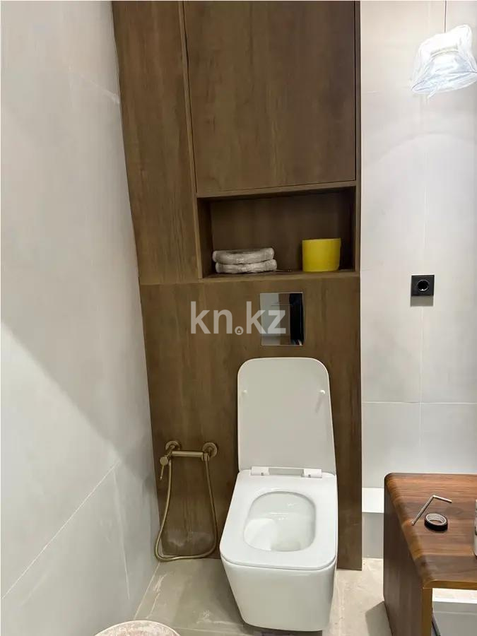 Продажа 2-комнатной квартиры, 43 м², ул. Жандосова, дом  108/1 в Алматы