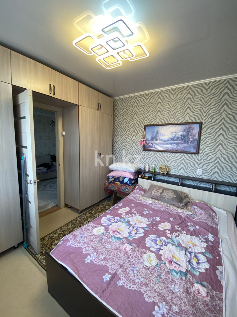 Продажа 3-комнатной квартиры, 48.3 м², мкр-н Восток-2, дом  13 в Караганде - фото 3